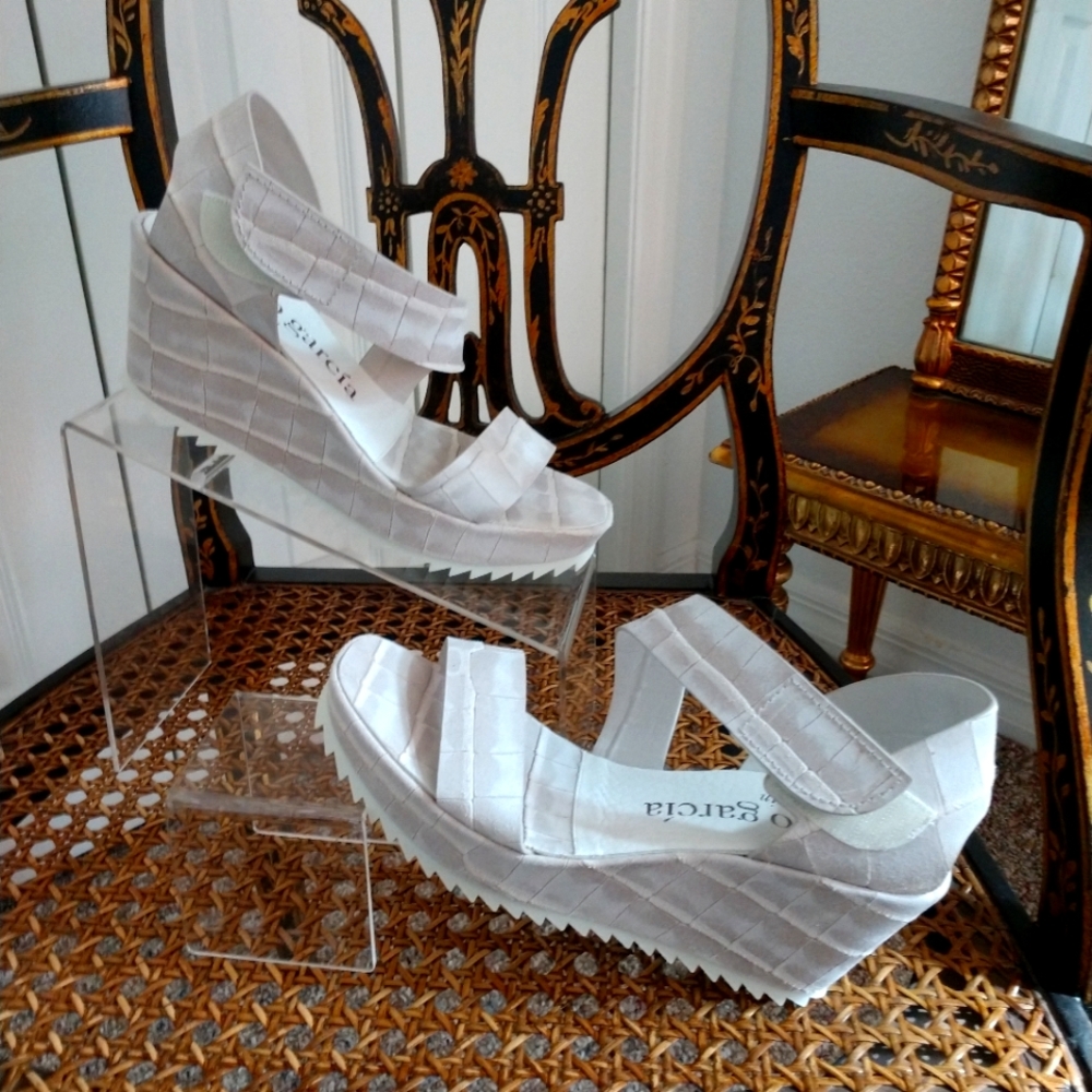Pedro Garcia White Wedge Sandals - Picture 3 of 7